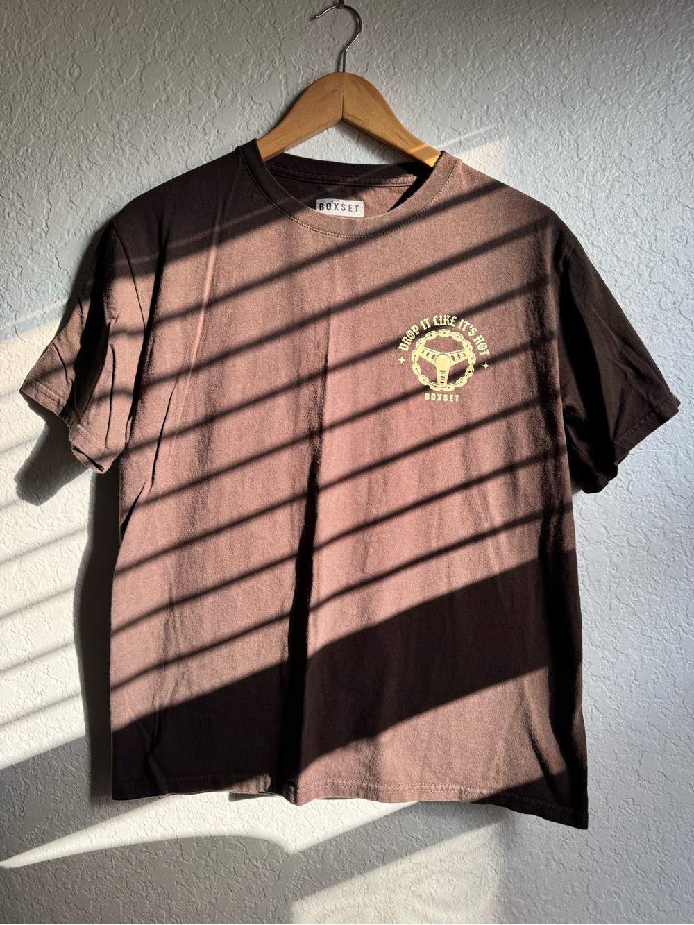 Men's Brown Short-Sleeve Graphic Tee